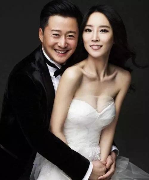 谢楠吴京娱乐吃瓜酱,揭秘明星夫妻甜蜜背后的故事